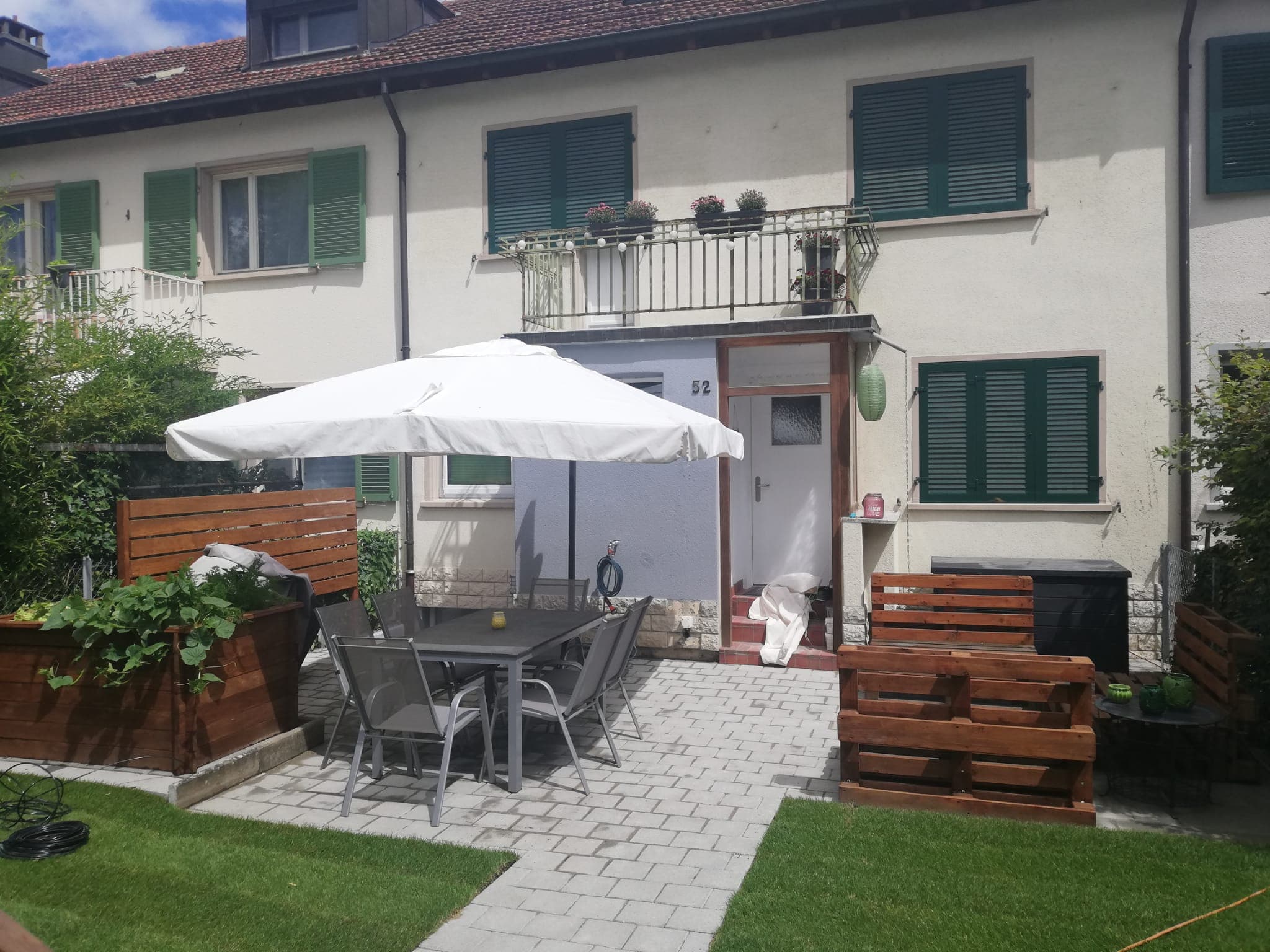 4.5-Zimmer-Reiheneinfamilienhaus mit Garten und Carport, Neuhausen